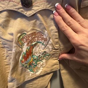 Apple Bottoms Beige Embroidered Cargo pants with zippered legs for Shorts